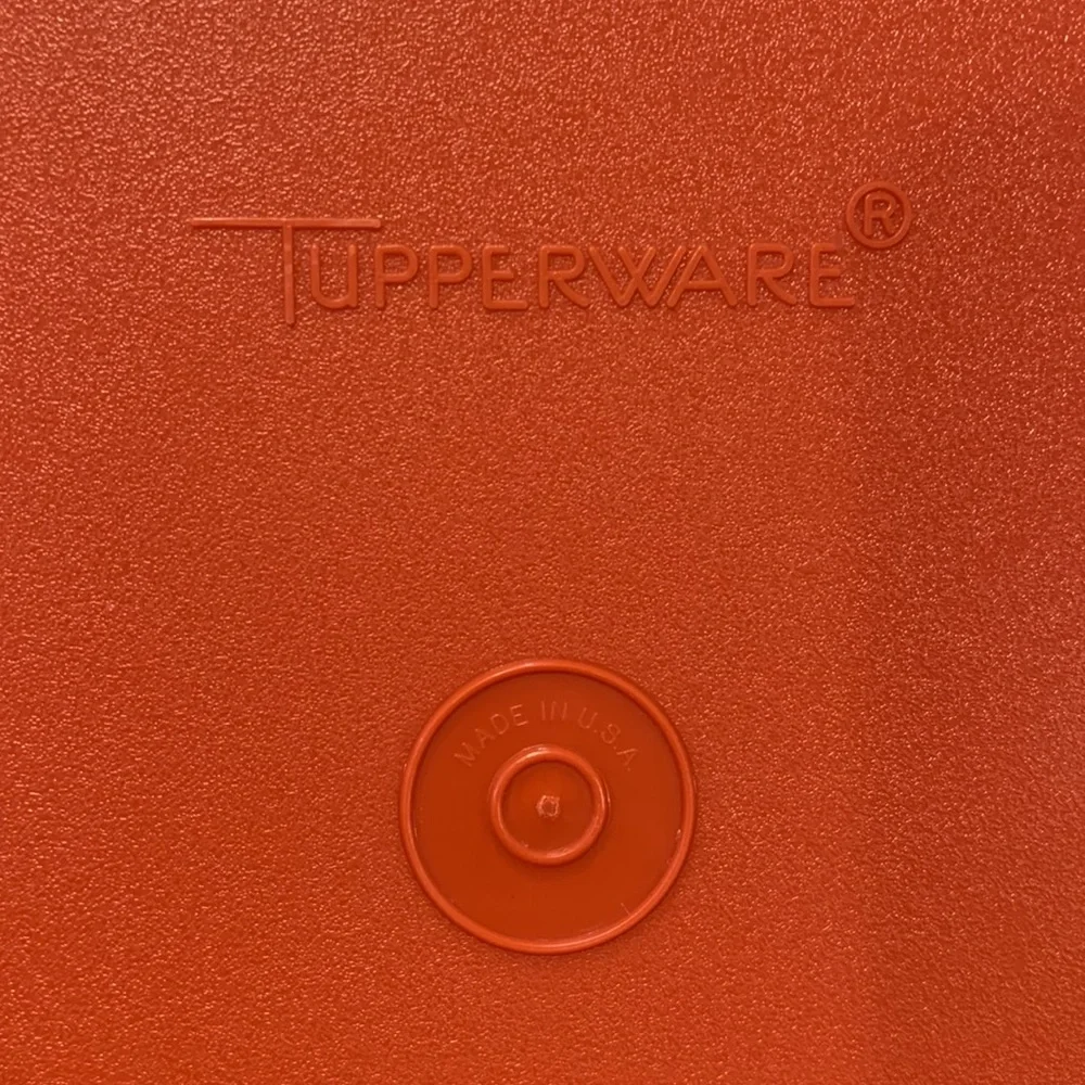 Tupperware dinner trays (2) - Picture 3 of 3